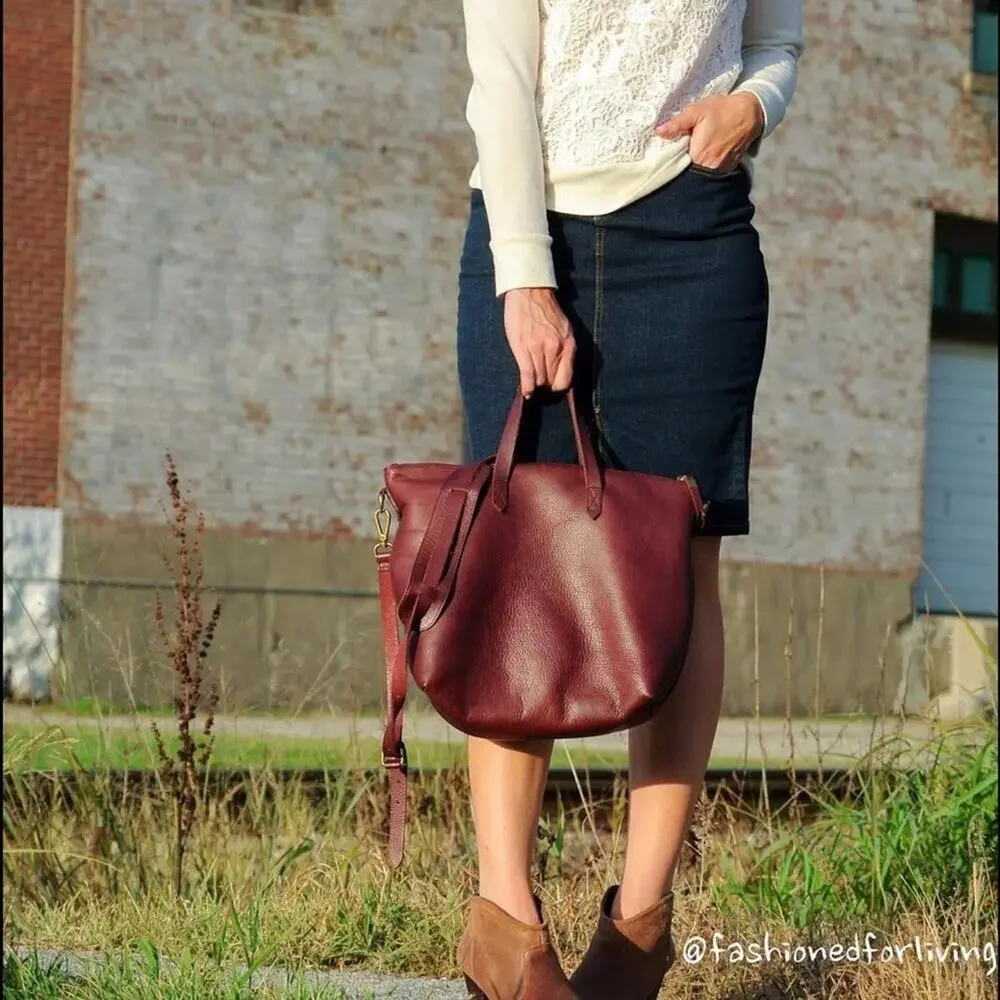 Old Navy Dark Denim Pencil Skirt HR w/Front Vent - Picture 5 of 5